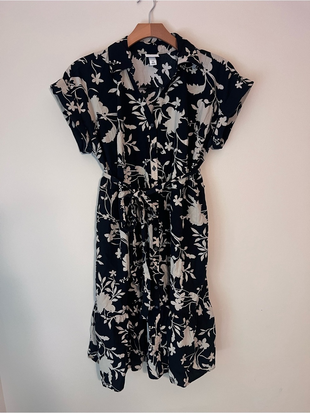 Ava & Viv Black and Cream Floral Midi Shirt Dress with Tie Waist